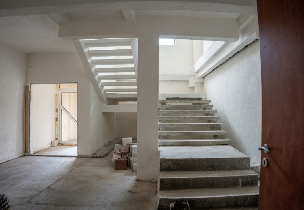 Hală industrială P+E de vânzare în Toplița – 628 mp construiți, structură beton 