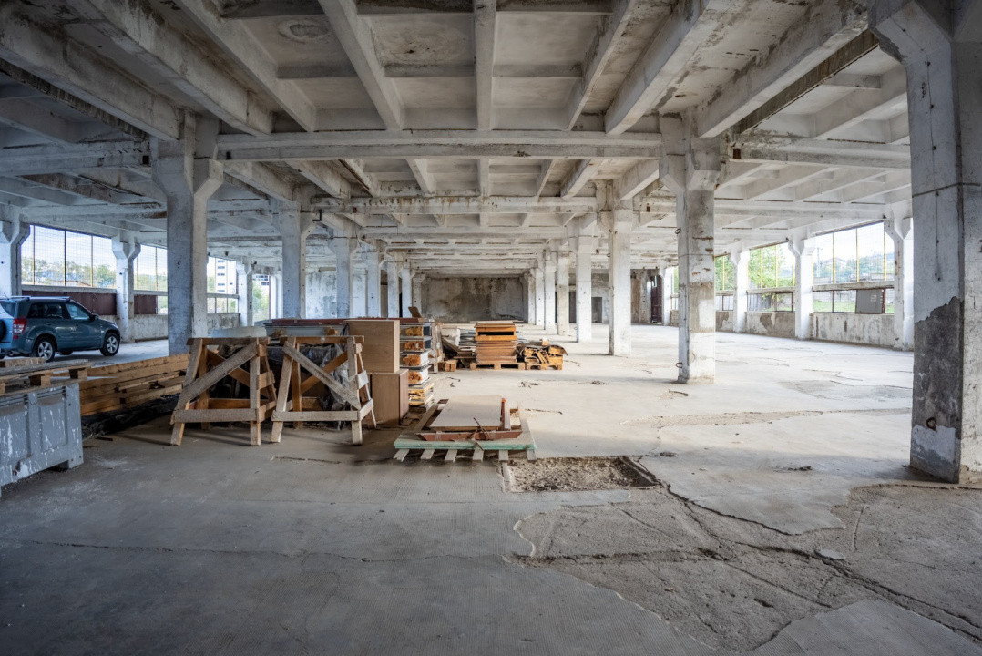 Clădire industrială cu potențial mixt – producție, depozitare, servicii –Toplița