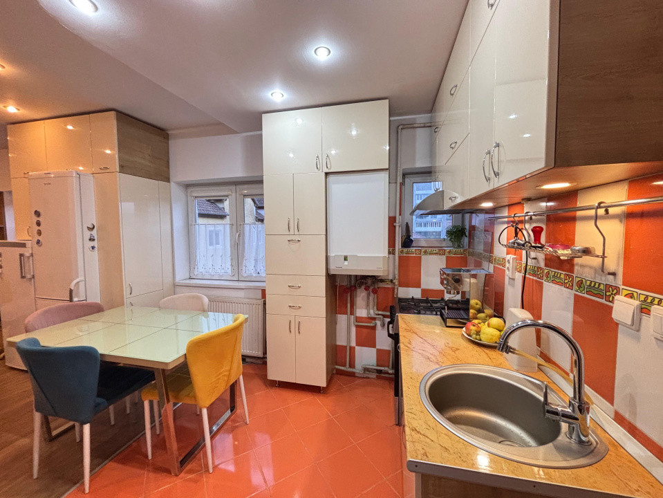 Apartament de vânzare, 3 camere - str. Plugarilor, Sibiu