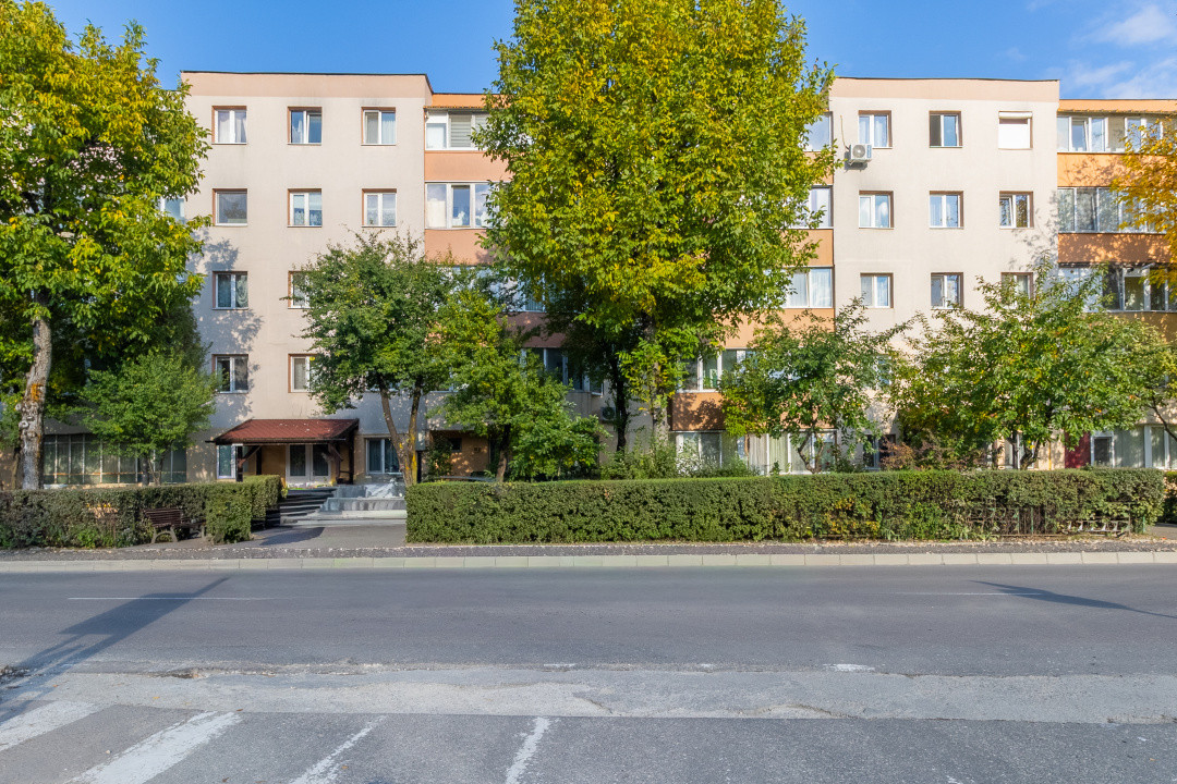 Apartament cu 3 camere decomandat 