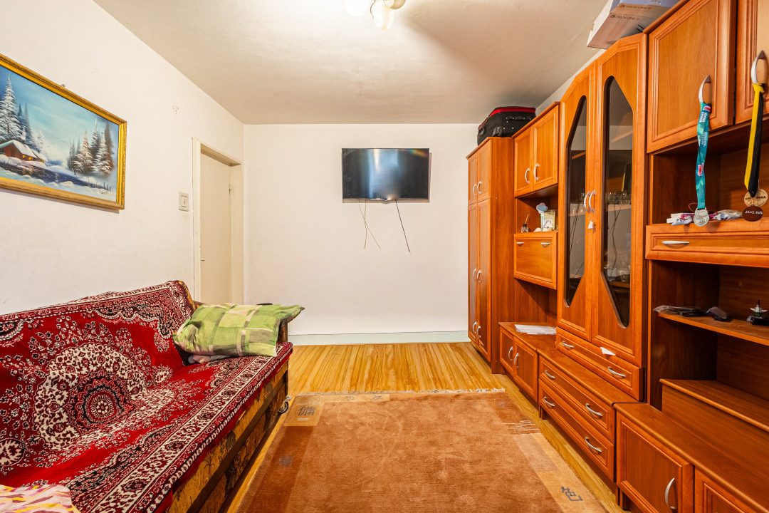 Apartament cu 3 camere decomandat 