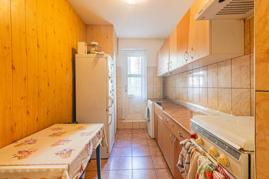 Apartament cu 3 camere decomandat 