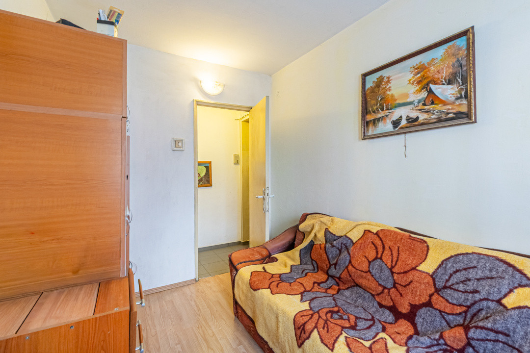 Apartament cu 3 camere decomandat 