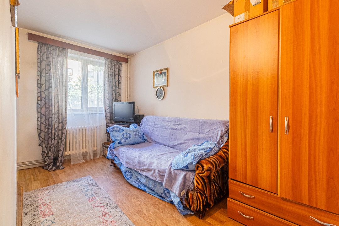 Apartament cu 3 camere decomandat 