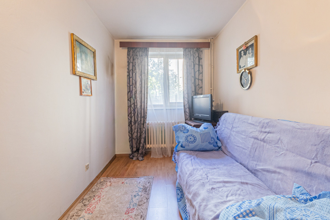 Apartament cu 3 camere decomandat 