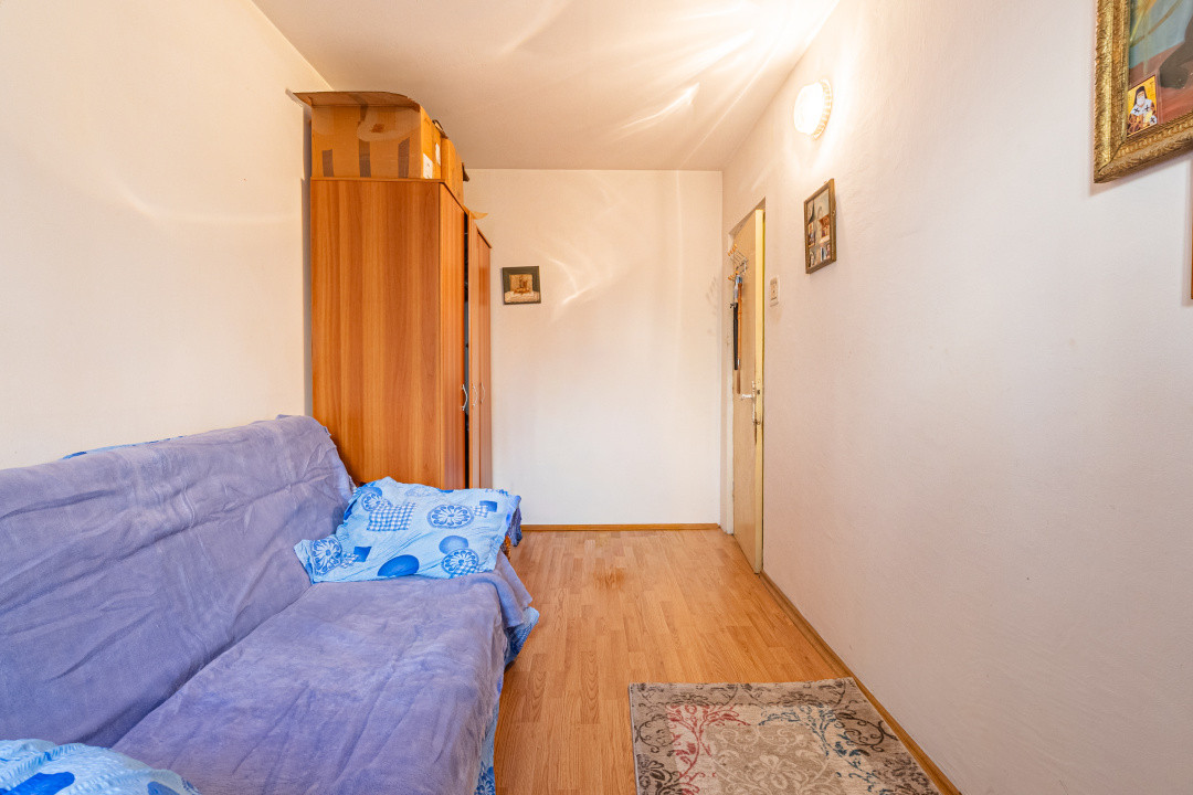 Apartament cu 3 camere decomandat 