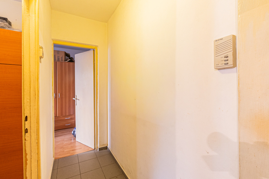 Apartament cu 3 camere decomandat 