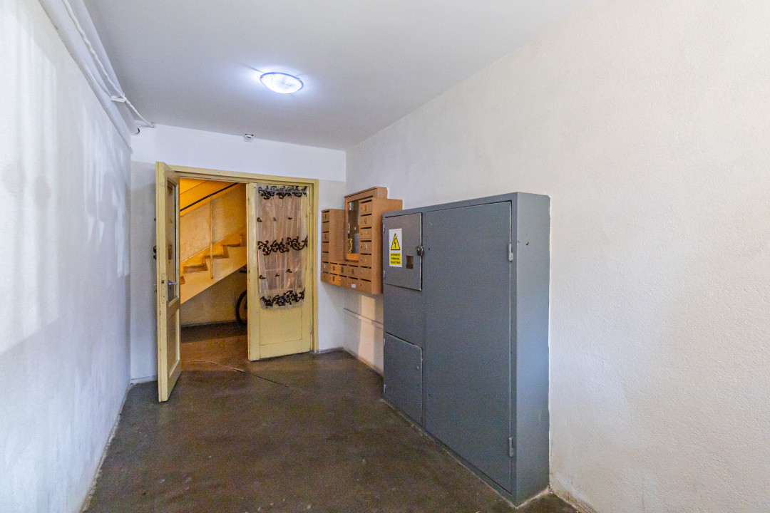 Apartament cu 3 camere decomandat 