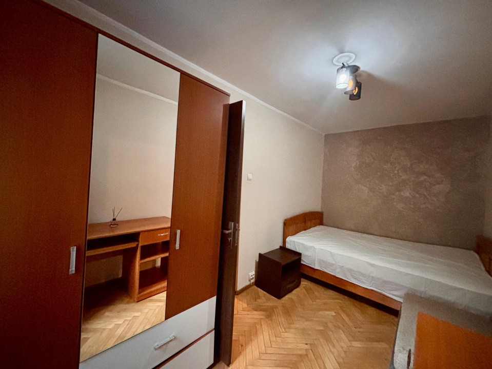 Apartament pentru inchiriat, 2 Camere, Etaj 1 - Craiovita Noua