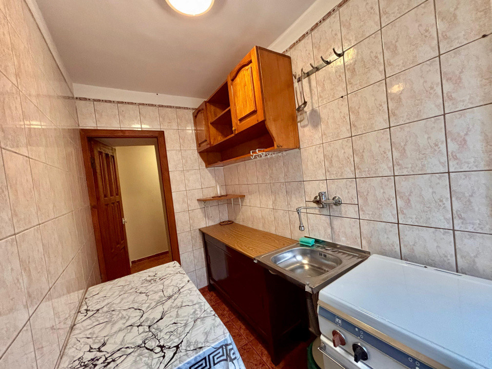 Apartament pentru inchiriat, 2 Camere, Etaj 1 - Craiovita Noua