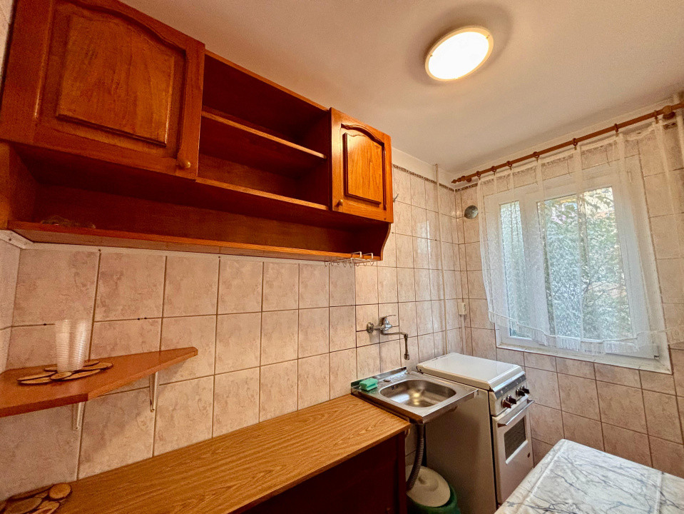 Apartament pentru inchiriat, 2 Camere, Etaj 1 - Craiovita Noua