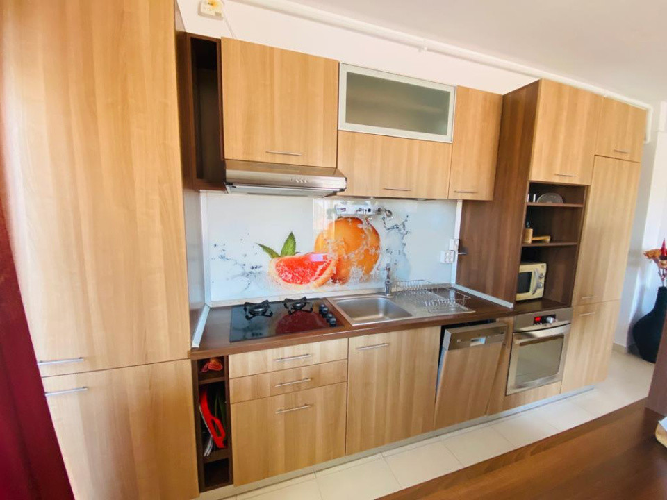 Apartament modern de închiriat 3 camere -  Zona Parcul Sub Arini 
