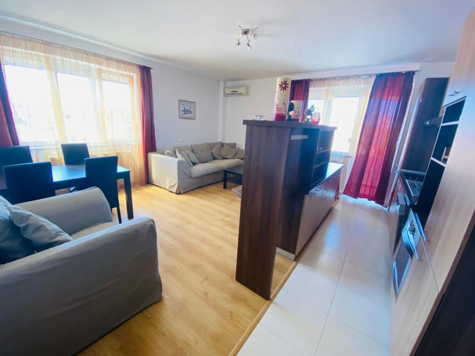 Apartament modern de închiriat 3 camere -  Zona Parcul Sub Arini 