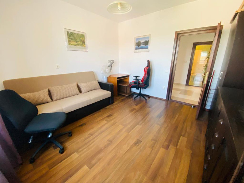 Apartament modern de închiriat 3 camere -  Zona Parcul Sub Arini 