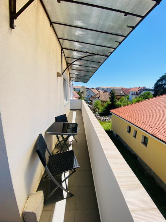 Apartament modern de închiriat 3 camere -  Zona Parcul Sub Arini 