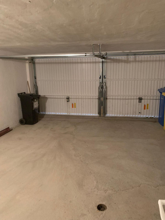 Apartament modern de închiriat 3 camere -  Zona Parcul Sub Arini 