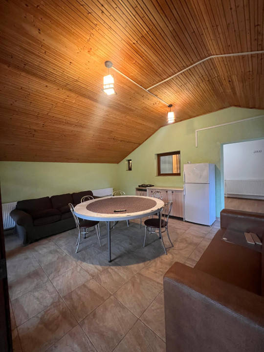 Apartament 4 camere de închiriat în Tocile – liniște și priveliște frumoasă