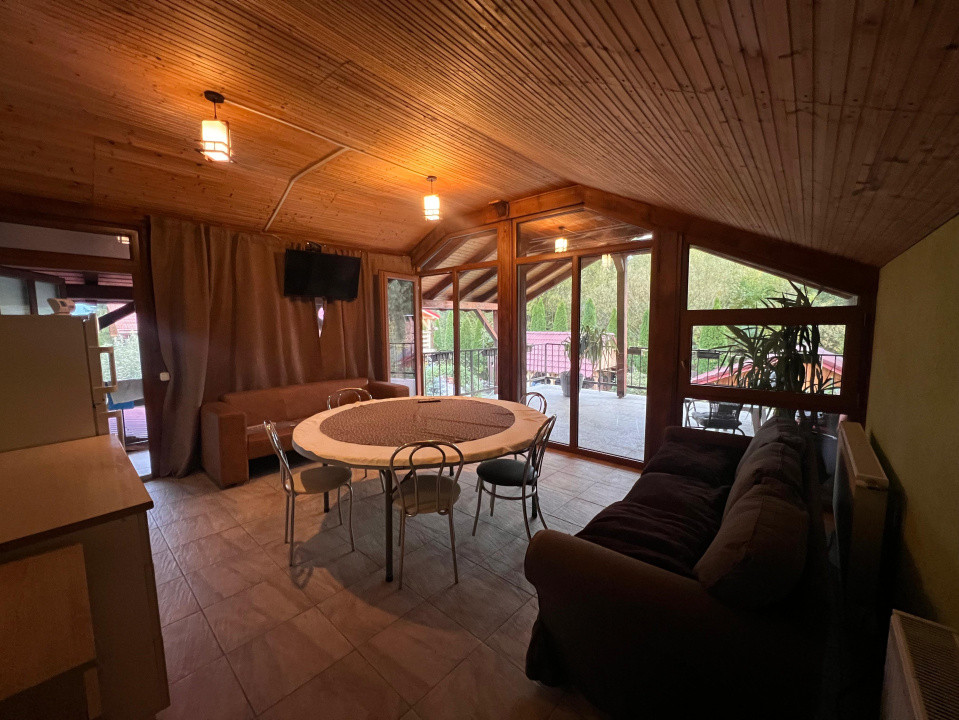Apartament 4 camere de închiriat în Tocile – liniște și priveliște frumoasă
