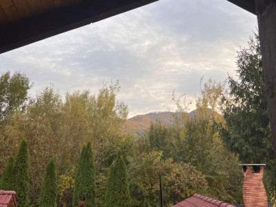Apartament 4 camere de închiriat în Tocile – liniște și priveliște frumoasă