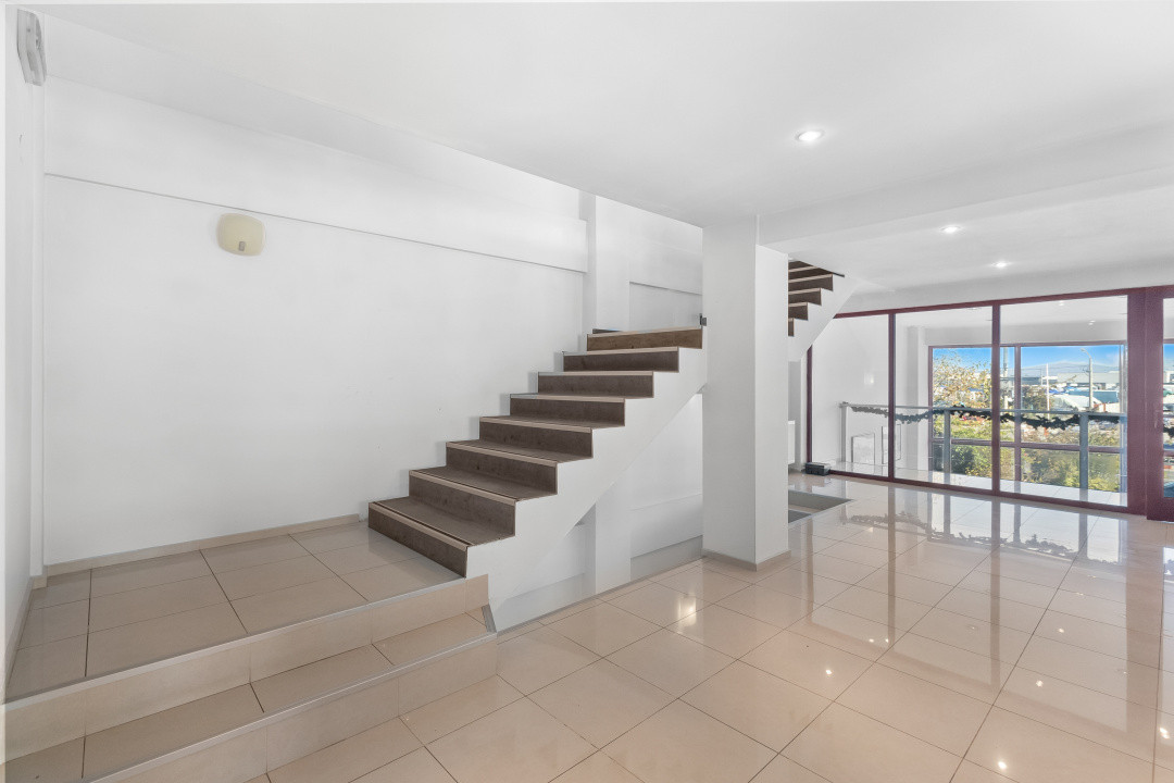 Spațiu comercial – Showroom & Birouri – Calea Feldioarei - DN13
