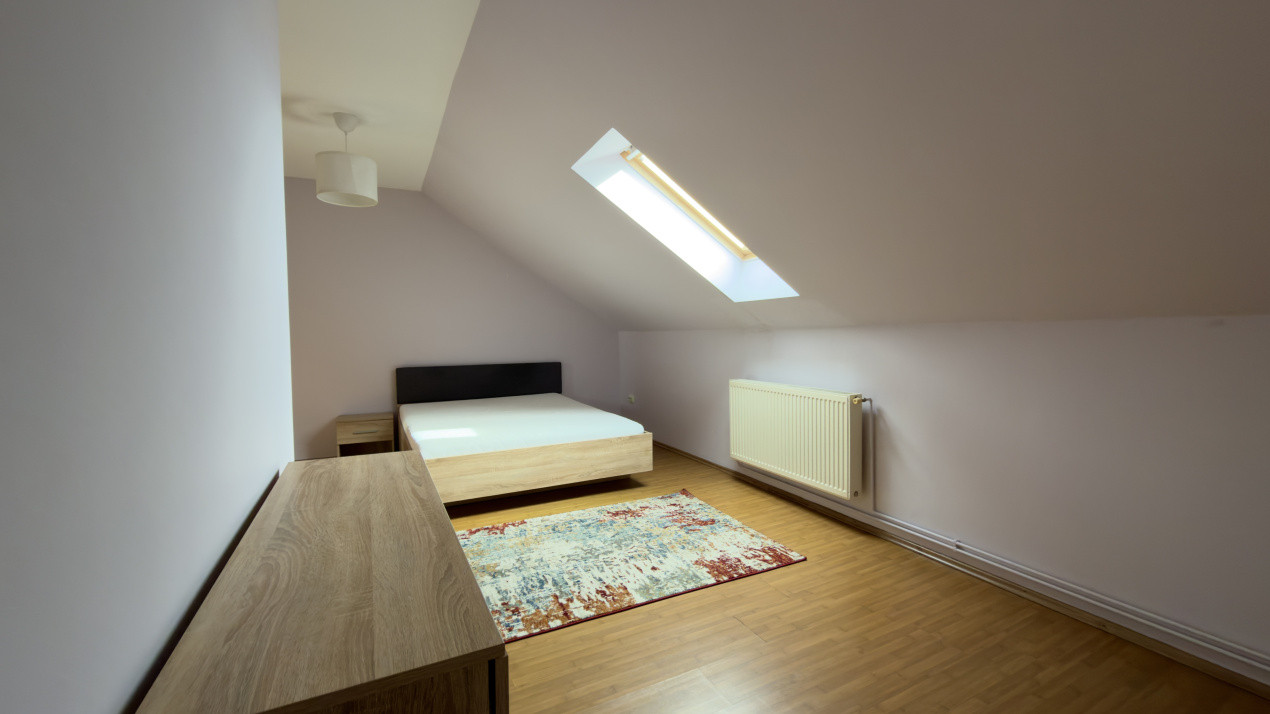 Închiriere apartament cu 3 camere pe două niveluri 