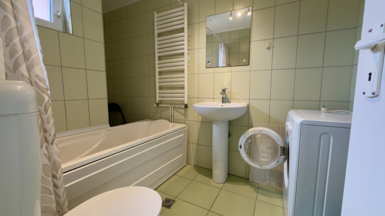 Închiriere apartament cu 3 camere pe două niveluri 
