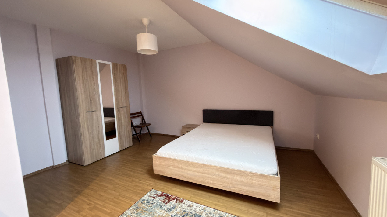 Apartament 3 Camere De Închiriat 