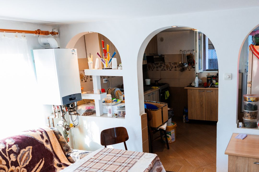 Casă deosebită Tatomirești - 6 dormitoare - teren 2680 m2