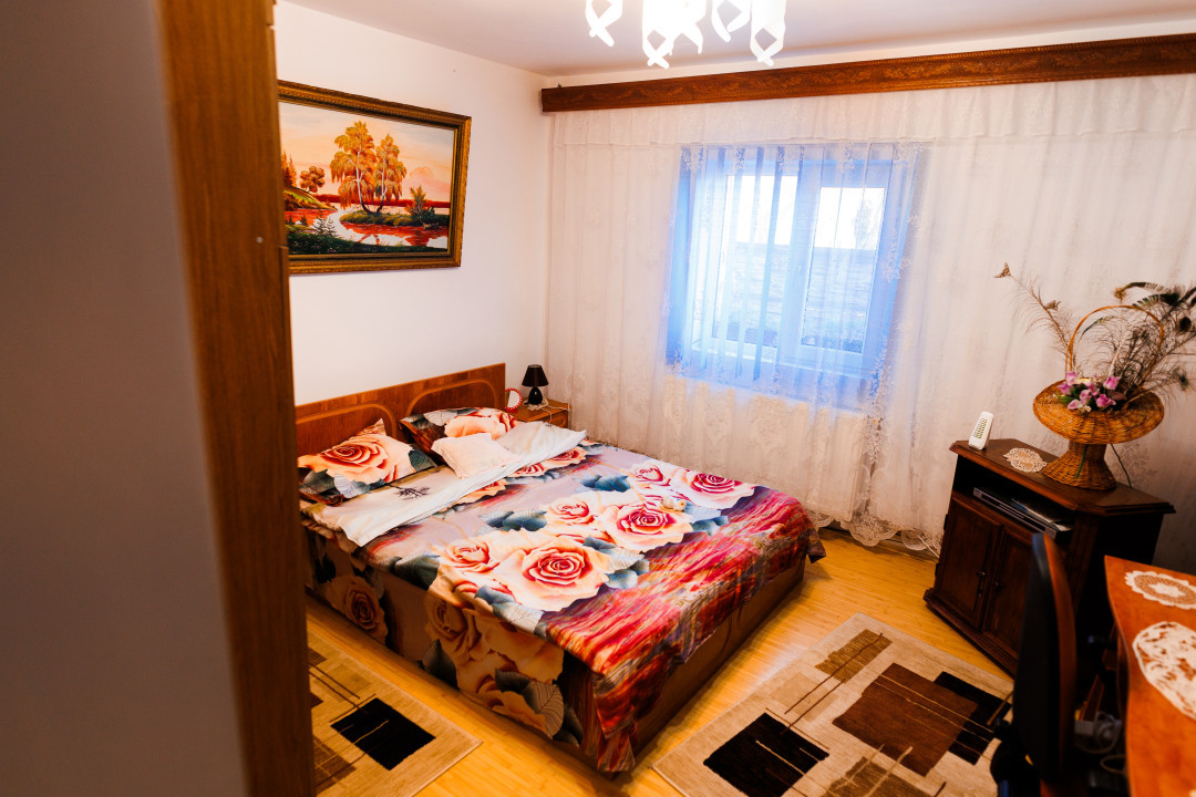 Casă deosebită Tatomirești - 6 dormitoare - teren 2680 m2