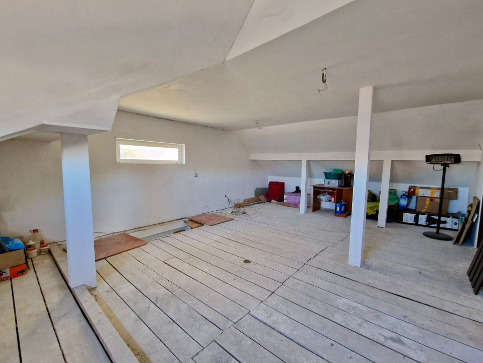 Casa De Vanzare La PRET De APARTAMENT