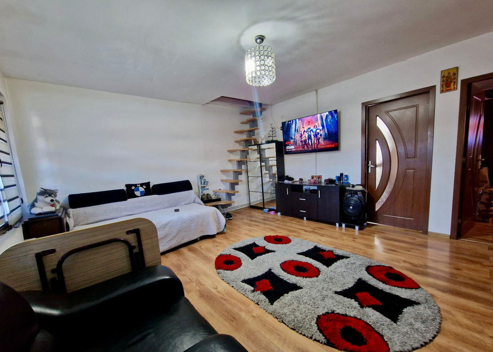 Casa De Vanzare La PRET De APARTAMENT