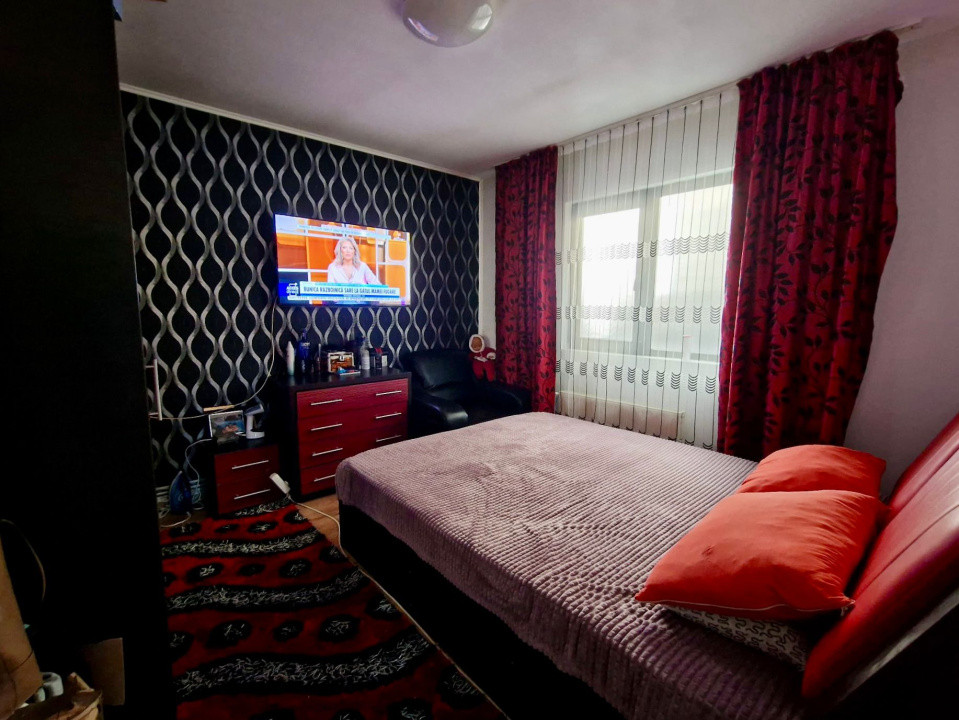 Casa De Vanzare La PRET De APARTAMENT
