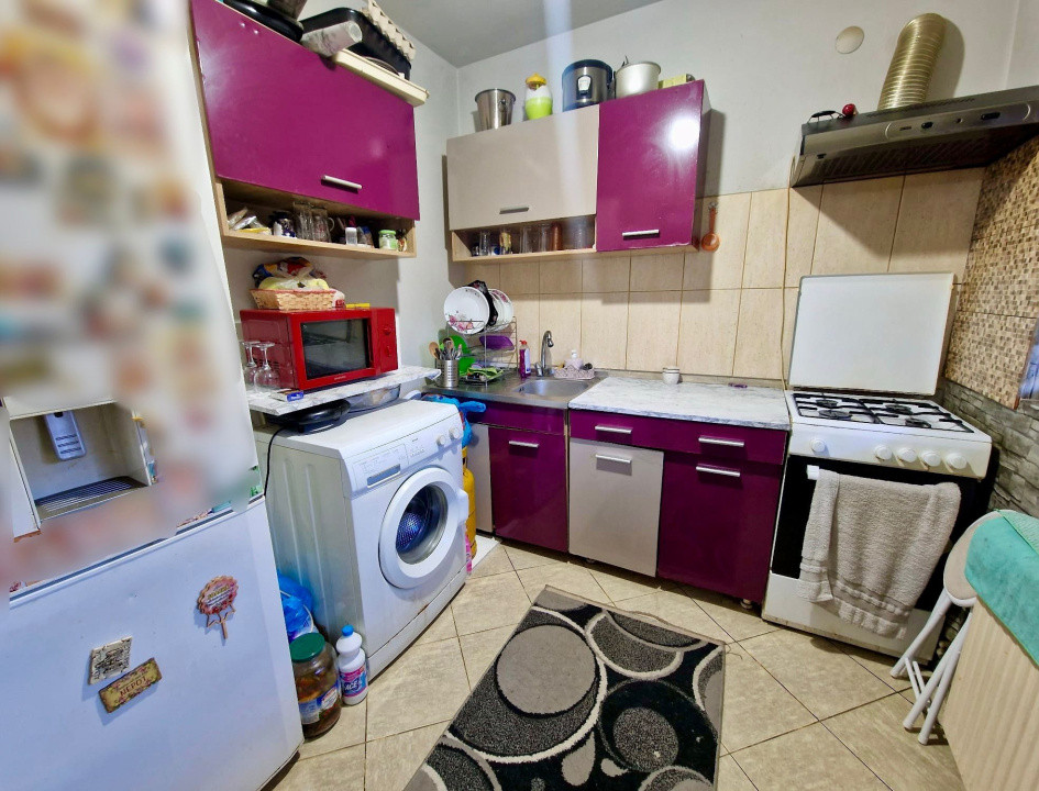 Casa De Vanzare La PRET De APARTAMENT