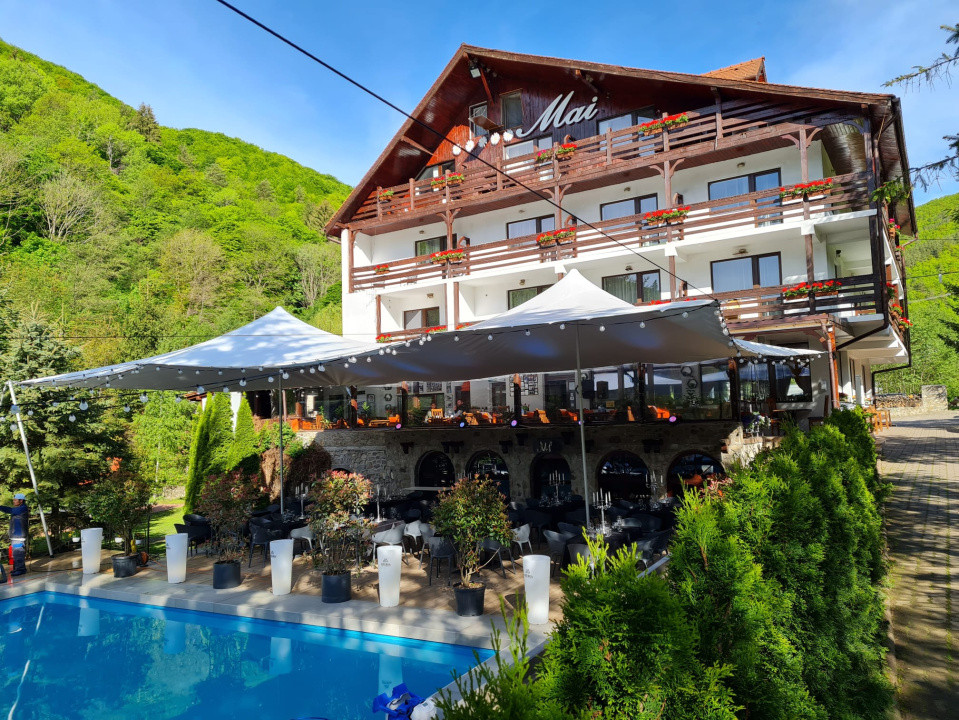 Investiție Premium în Inima Munților Cindrel