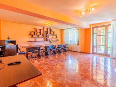 Vila/casa spatioasa, pretabil pensiune, Brasov, Rasnov, pret bun, Comision 0%