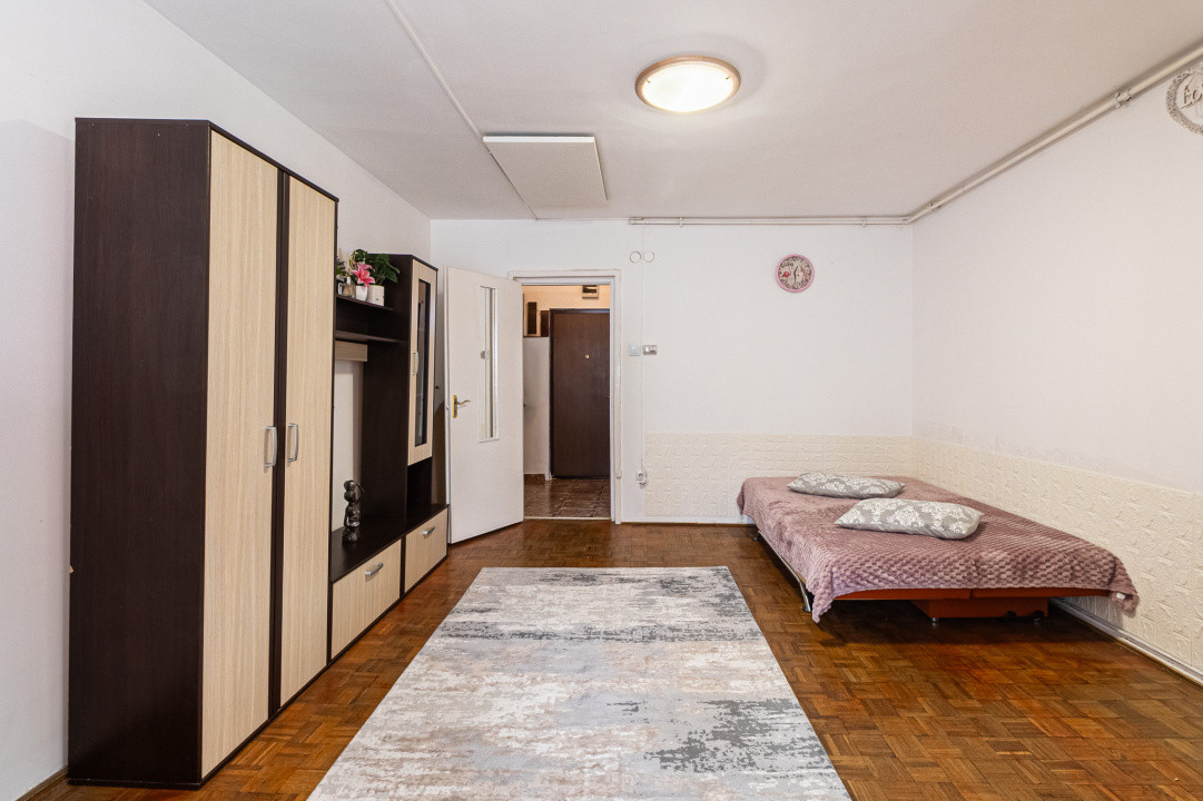 Garsoniera | 32 mp | Etaj intermediar | Calea Bucuresti | Comision 0%