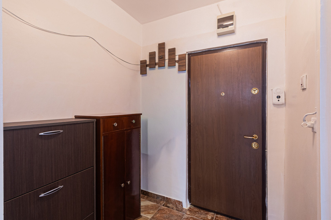 Garsoniera | 32 mp | Etaj intermediar | Calea Bucuresti | Comision 0%