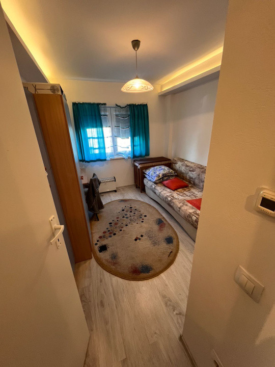 Apartament cu 4 camere mobilat utilat in Vasile Aaron 80 mp