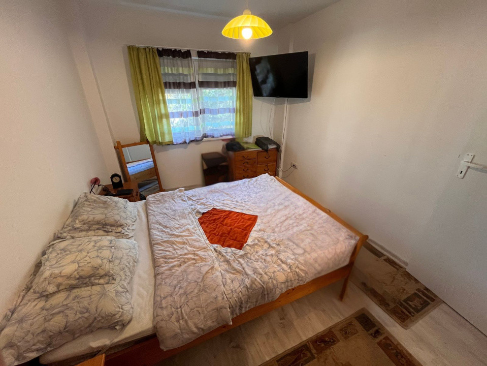 Apartament cu 4 camere mobilat utilat in Vasile Aaron 80 mp