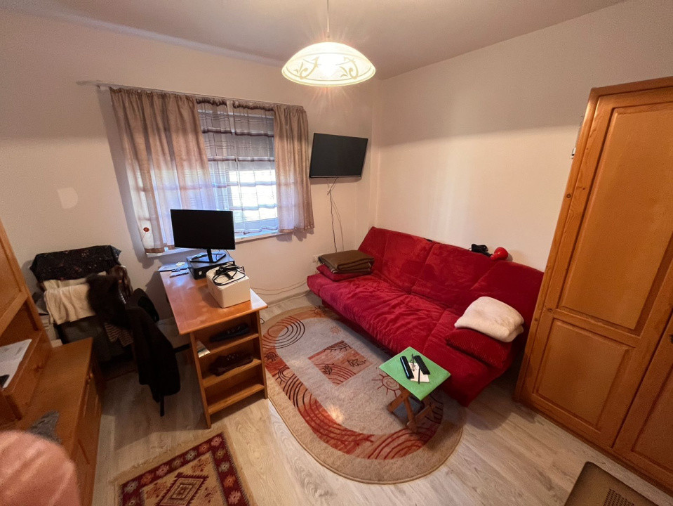 Apartament cu 4 camere mobilat utilat in Vasile Aaron 80 mp