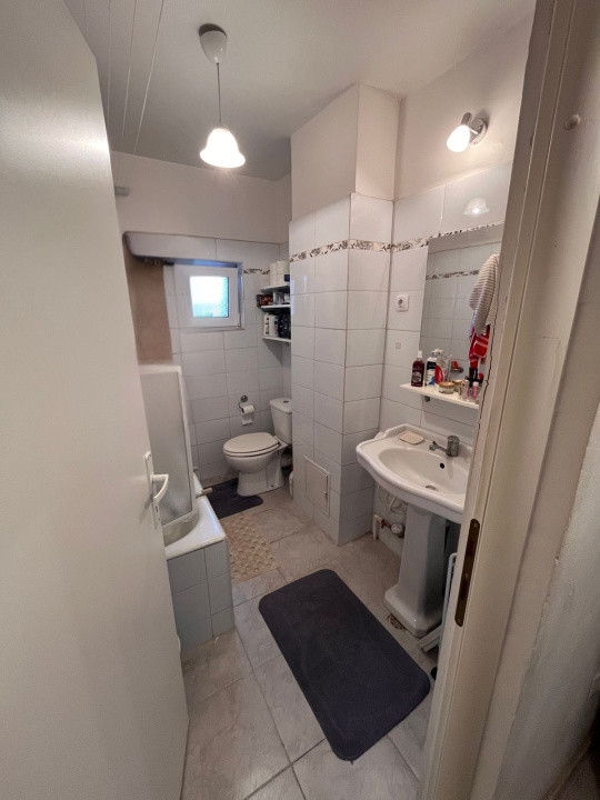 Apartament cu 4 camere mobilat utilat in Vasile Aaron 80 mp