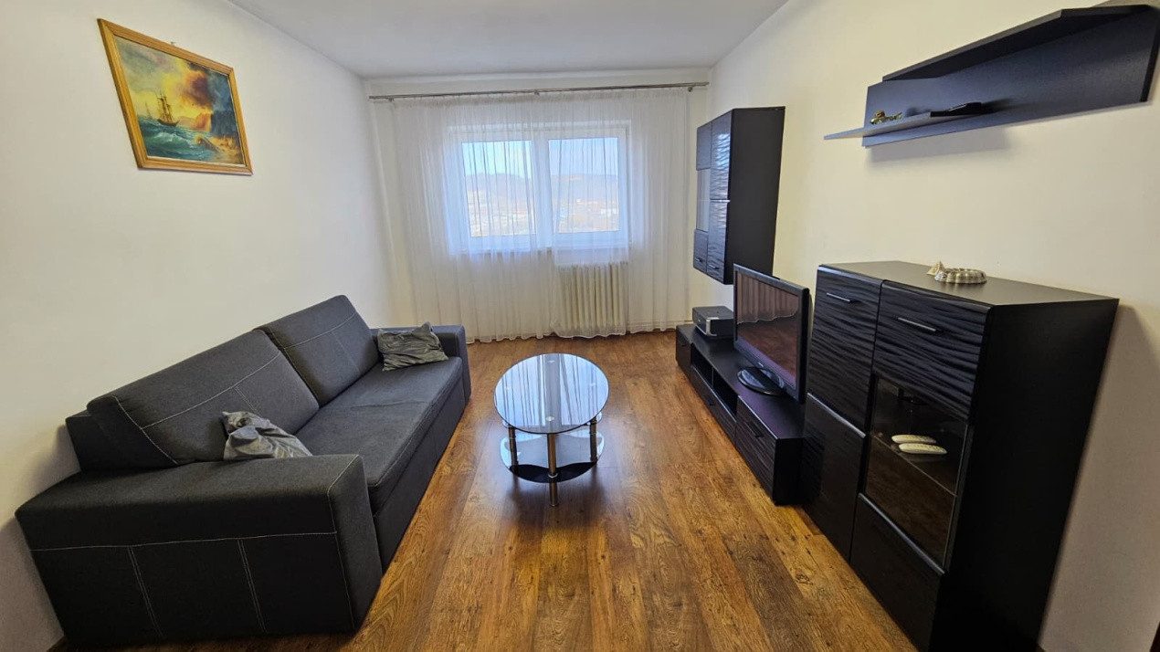 Apartament 3 camere de inchiriat – Vasile Aaron, zona Magazinul Barza