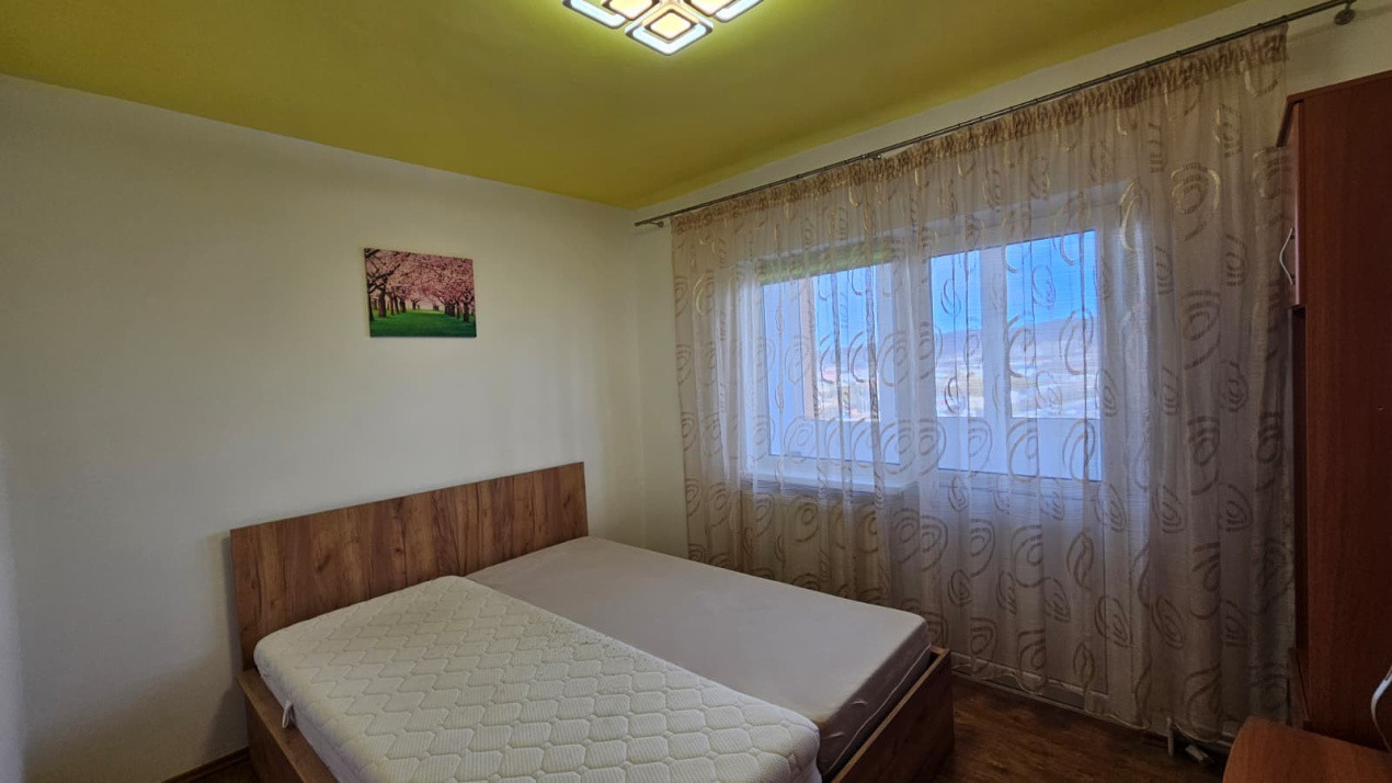 Apartament 3 camere de inchiriat – Vasile Aaron, zona Magazinul Barza
