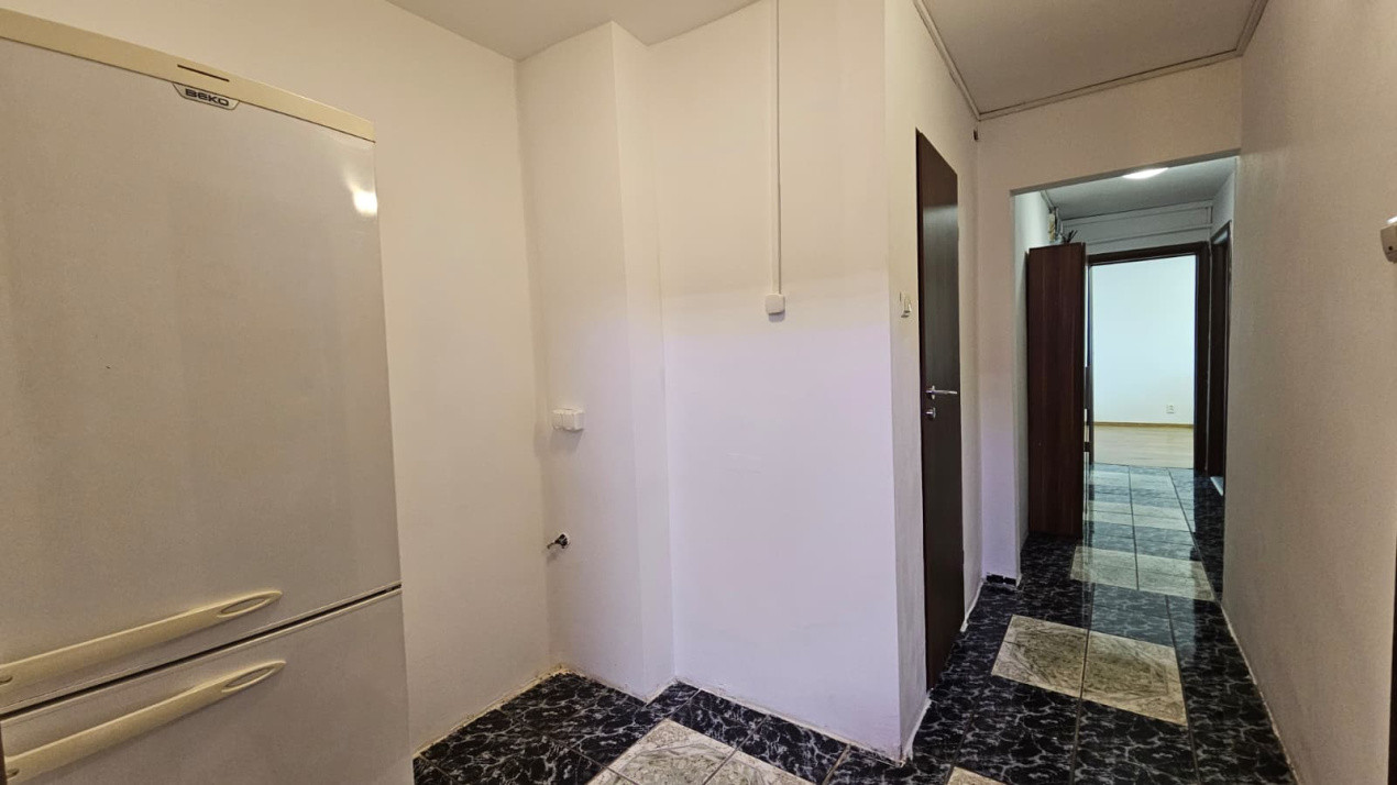 Apartament 3 camere de inchiriat – Vasile Aaron, zona Magazinul Barza