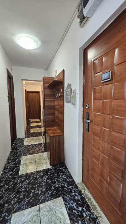 Apartament 3 camere de inchiriat – Vasile Aaron, zona Magazinul Barza