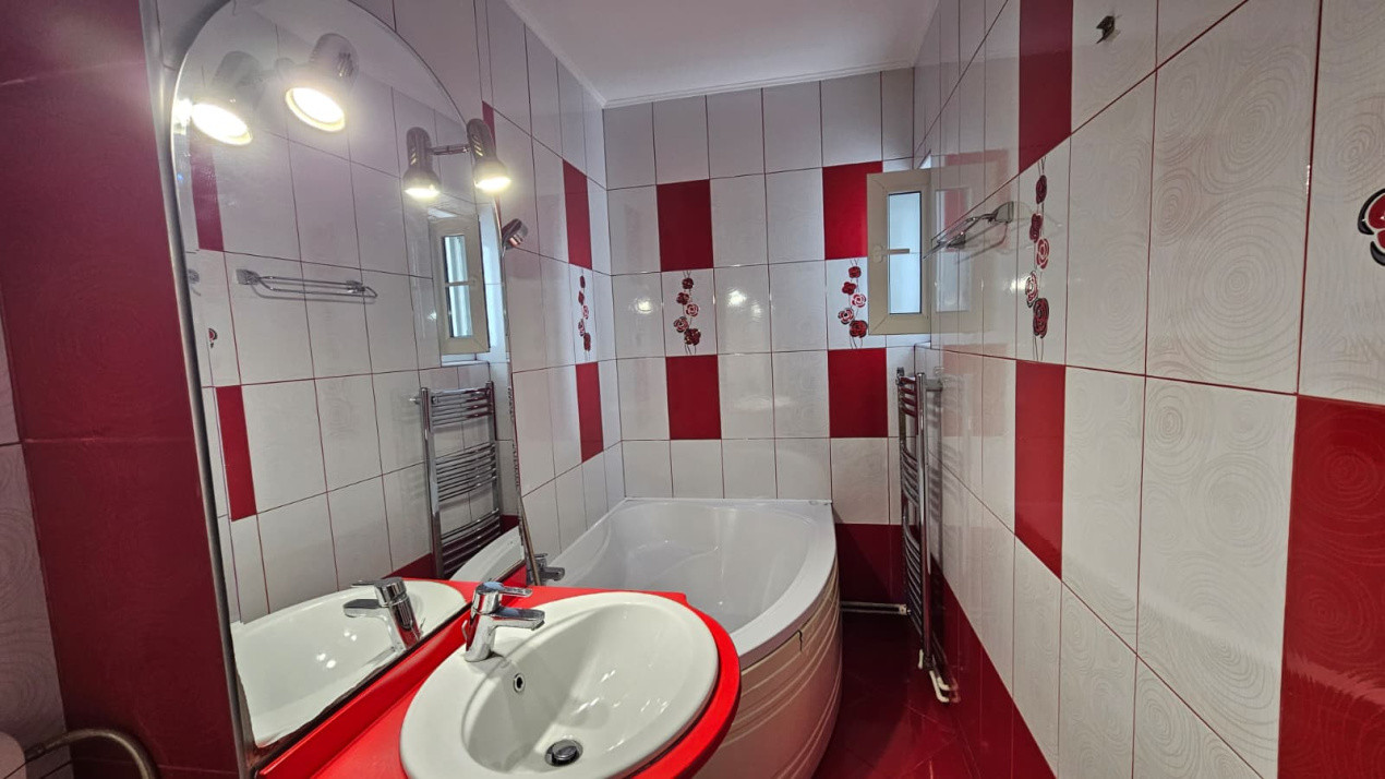 Apartament 3 camere de inchiriat – Vasile Aaron, zona Magazinul Barza