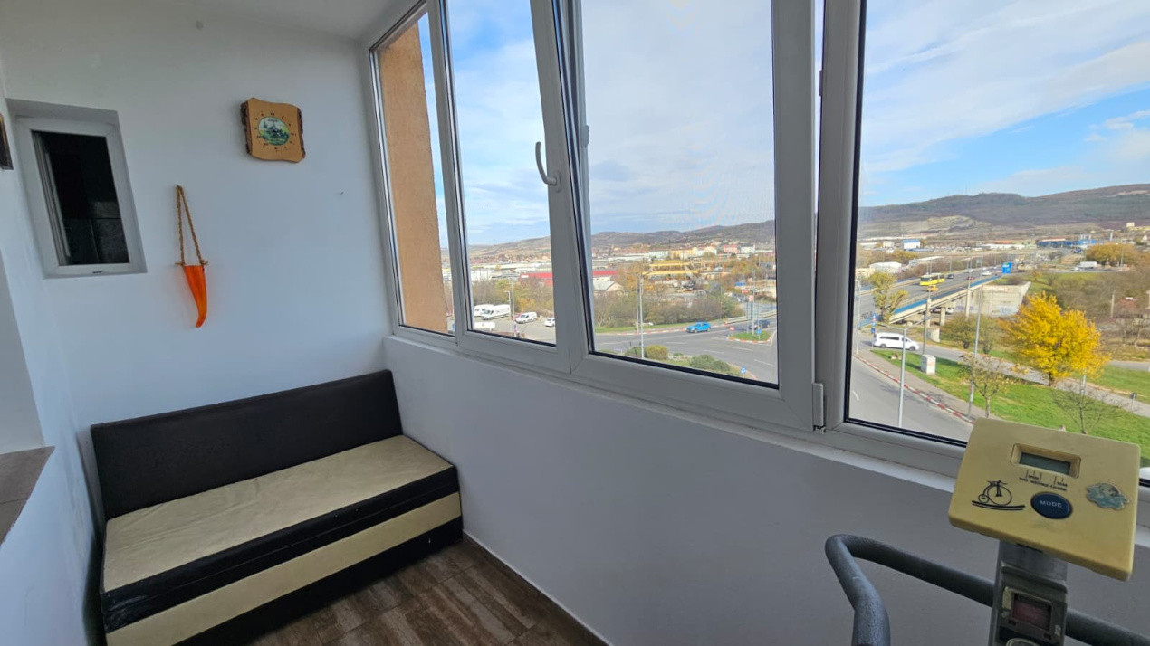 Apartament 3 camere de inchiriat – Vasile Aaron, zona Magazinul Barza