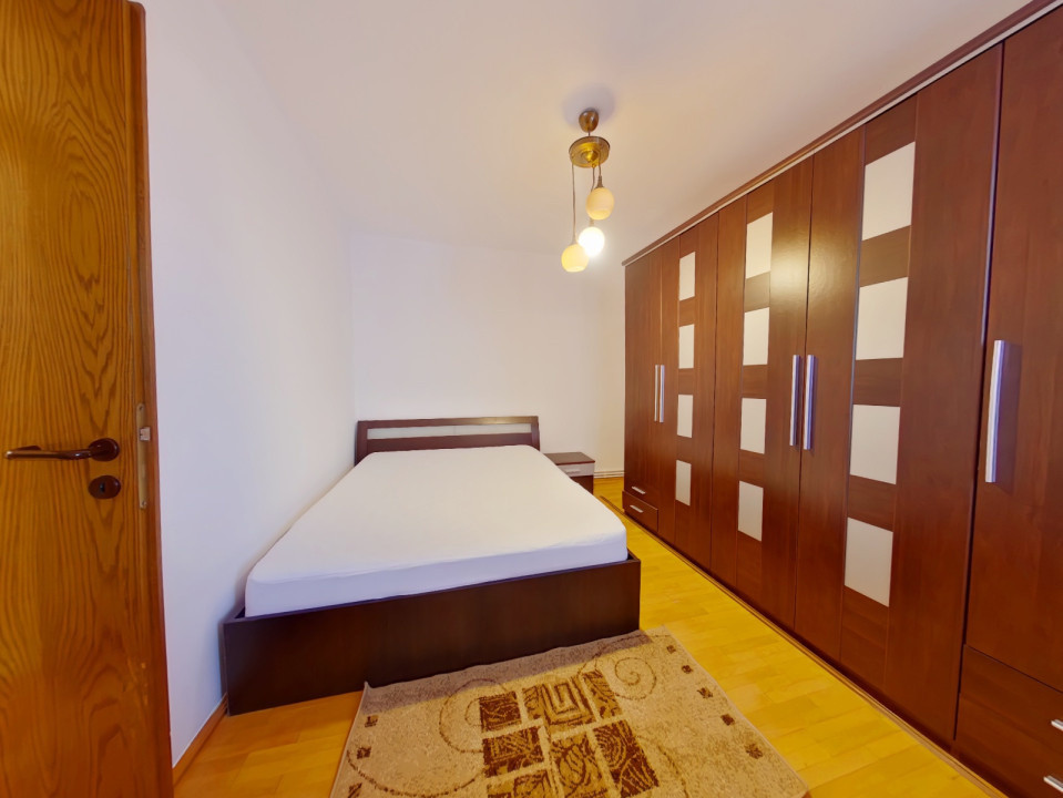 Inchiriere apartament 3 Camere, mobilat și utilat - zona Centrul Civic