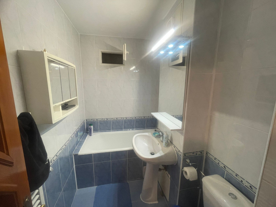 Apartament modern 3 Camere, Etaj 2, Centru