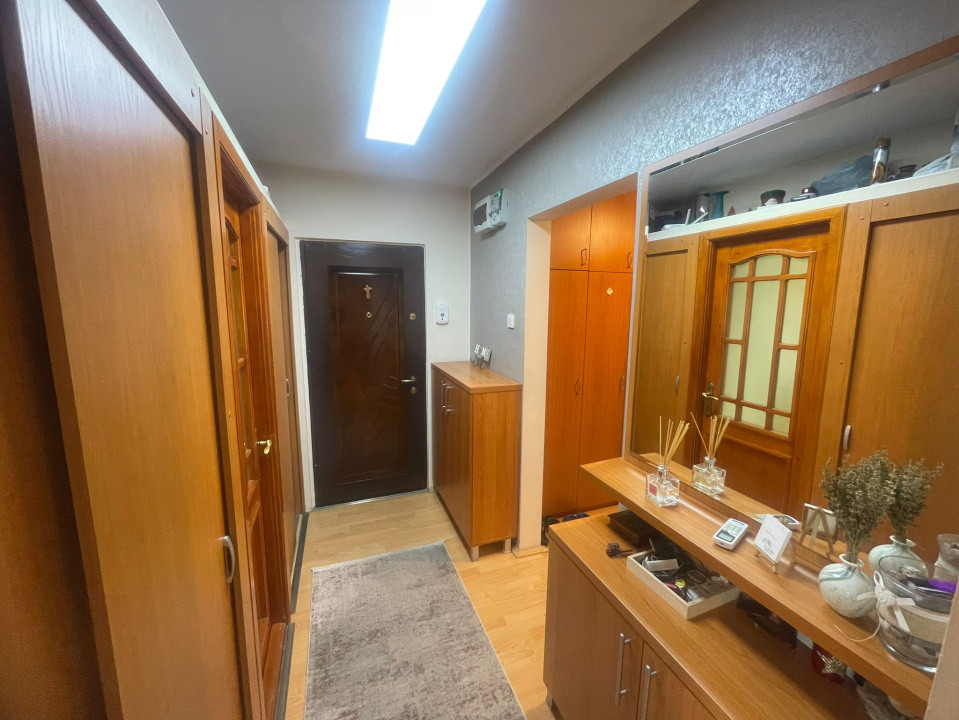 Apartament modern 3 Camere, Etaj 2, Centru